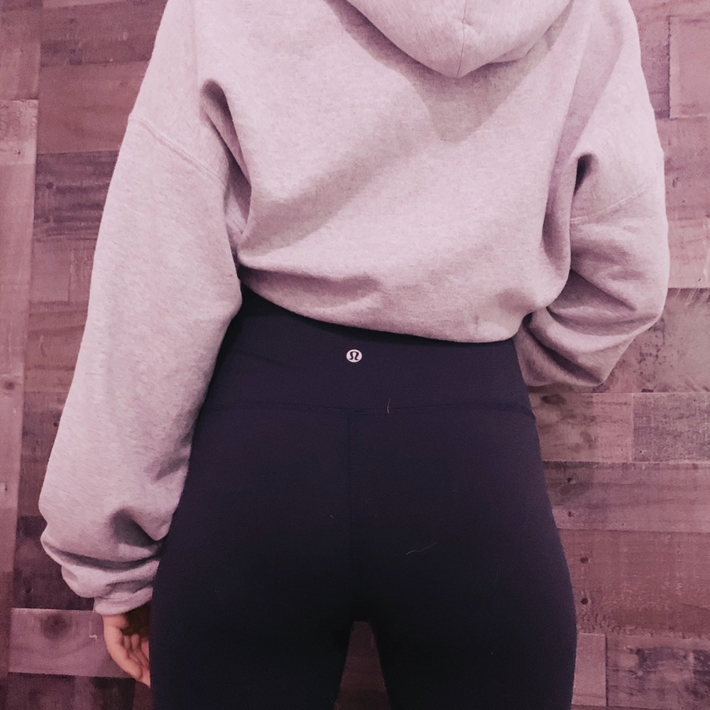 NAVY BLUE WUNDER UNDER LULULEMON LEGGINGS!!